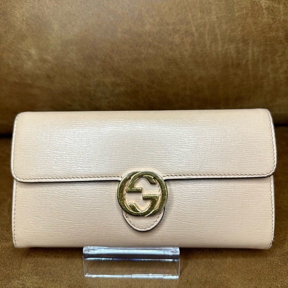 Gucci Handbags - Gucci Interlocking GG hardware Long Wallet - Comes with dustbag, box & chain